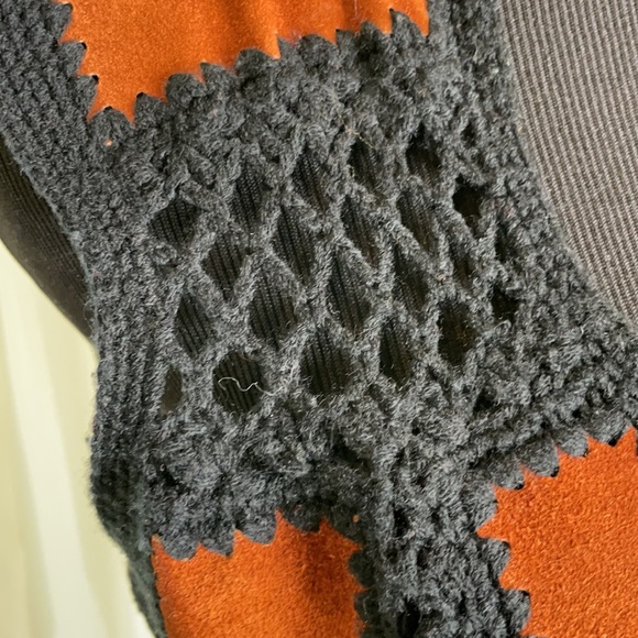 Vintage Suede and Black Crochet v-neck Vest, approximately Size M - Picture 7 of 7